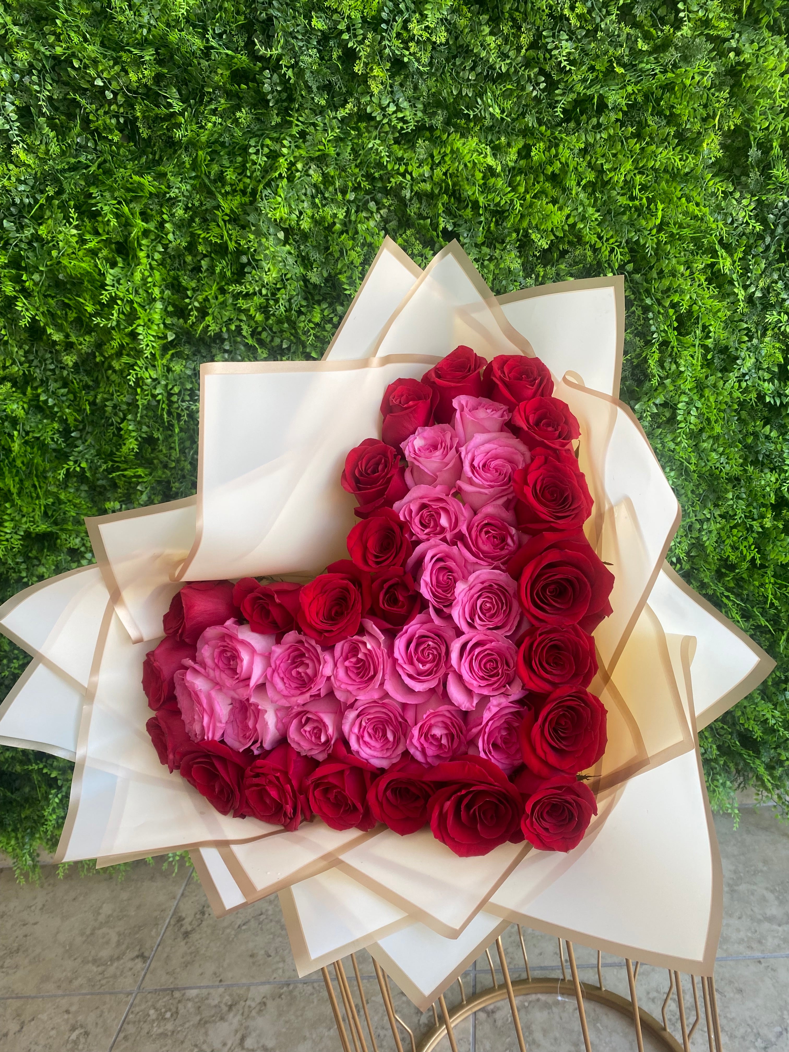 50 Roses 'Heart Shaped' (Red & White)